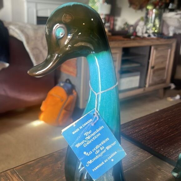 Vintage Canadian Blue Mountain Pottery Duck pair - Picture 4 of 9